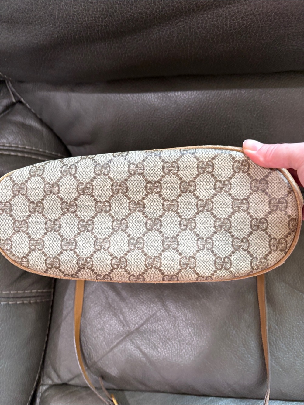 Gucci signature printed vintage crossbody bag as is - Picture 6 of 14